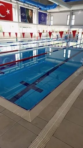 Çukurova Yarı Olimpik Yüzme Havuzu | Rehber & Seanslar - Yuzmekolik — Adana yüzme havuzu