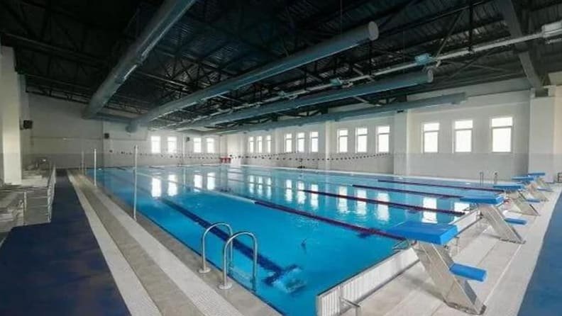 Diyarbakır Dicle Üniversitesi Kapalı Yarı Olimpik Havuzu — Diyarbakır yarı olimpik (25 m)
