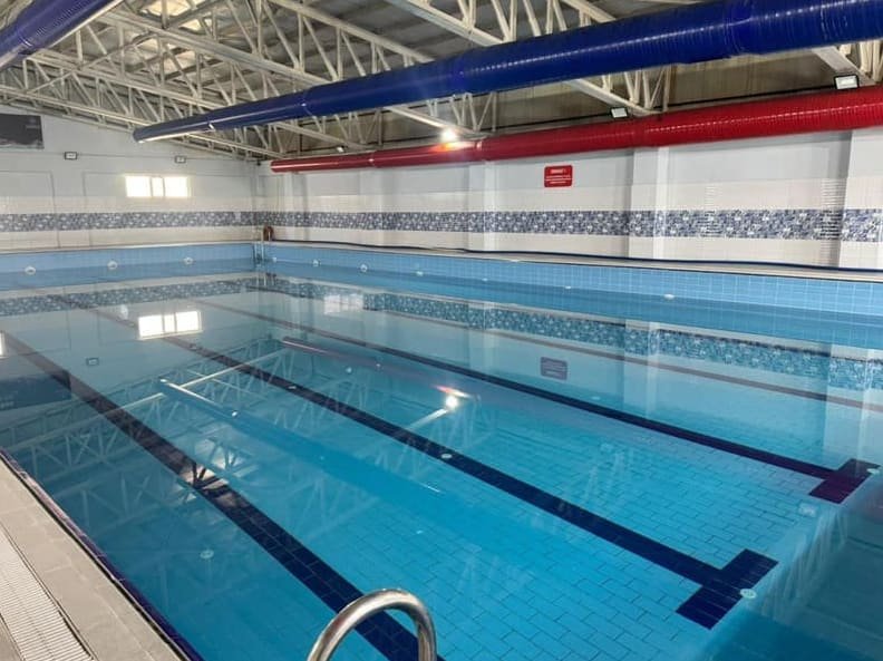 Şemdinli Yarı Olimpik Yüzme Havuzu (Şemdinli) — Hakkâri yarı olimpik (25 m)