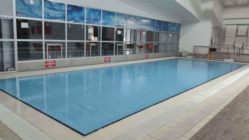 Sürmene İlyas Kılıç Yarı Olimpik Yüzme Havuzu (Sürmene) — Trabzon yarı olimpik (25 m)