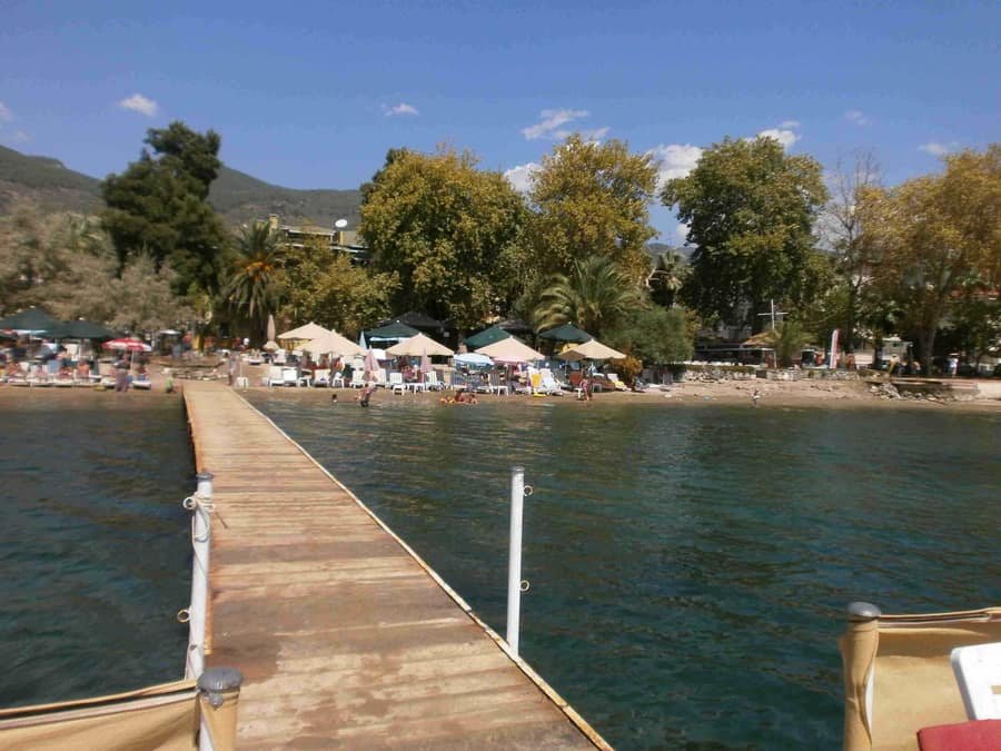 Akçam Otel Önü Plajı Yüzme Suyu İz. Nok. — Balıkesir, Edremit