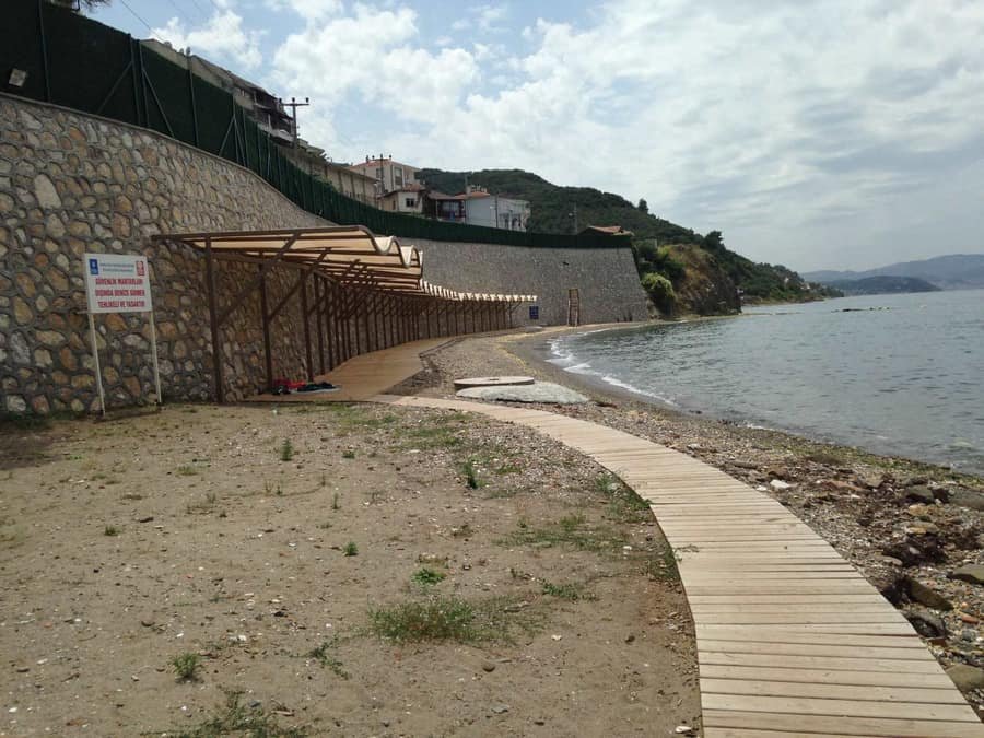 B.b.b.kursunlu Kadınlar Plajı — Bursa, Gemlik