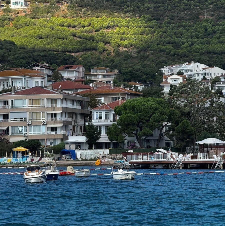 Burgazada Deniz Kulübü — İstanbul, Adalar
