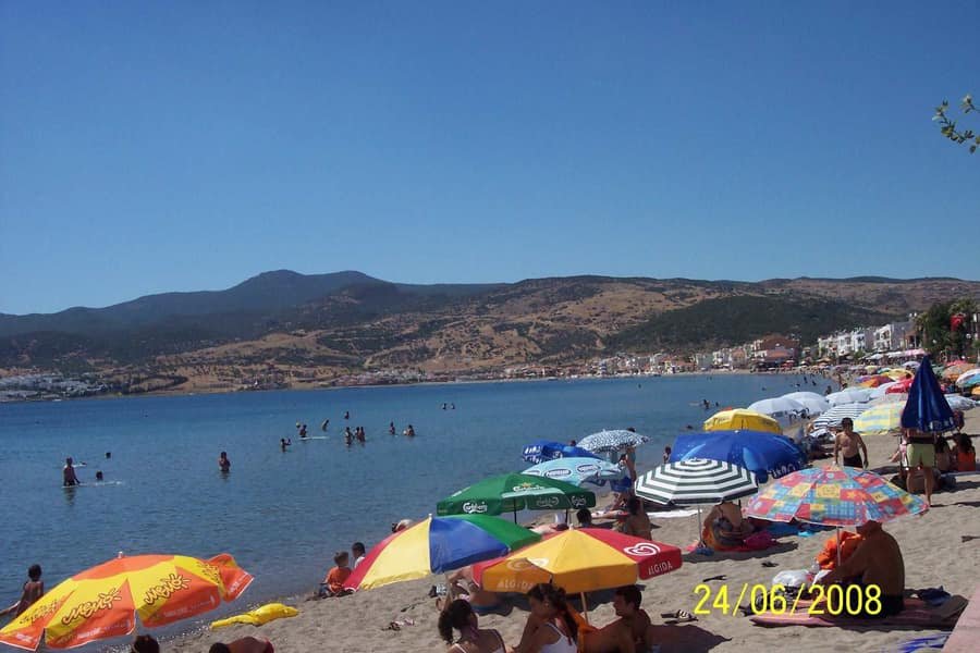 Çandarlı Kale Önü Plajı — İzmir, Dikili