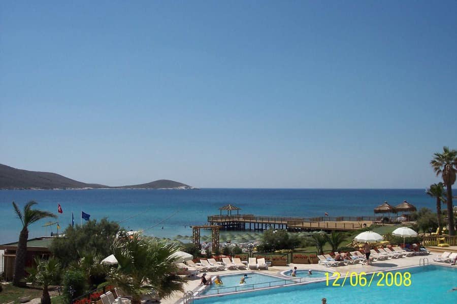 Çark Plajı (Cocos The Club Otel) — İzmir, Çeşme