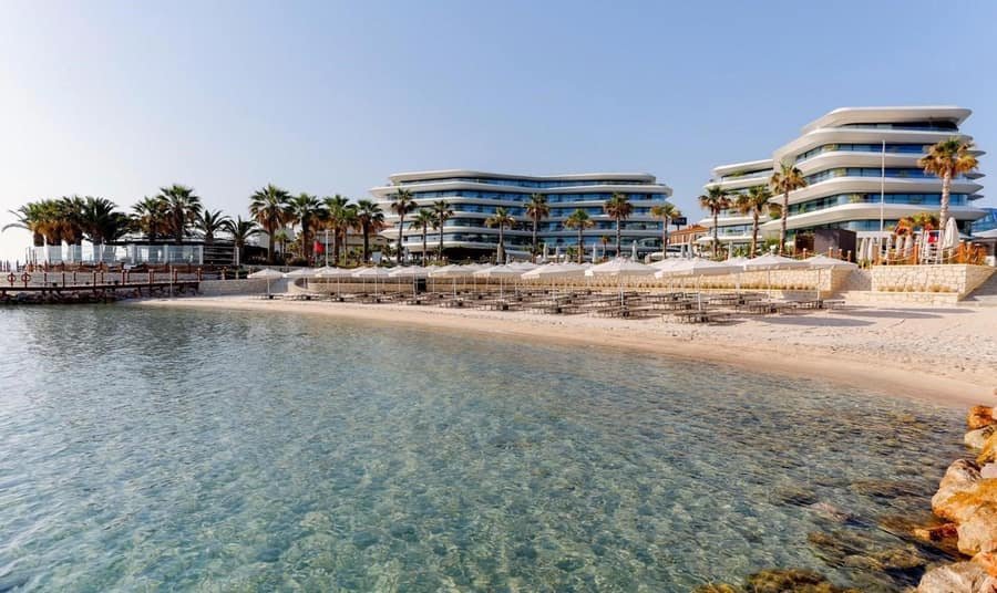 Reges The Luxury Collaction Resort Otel Plajı — İzmir, Çeşme